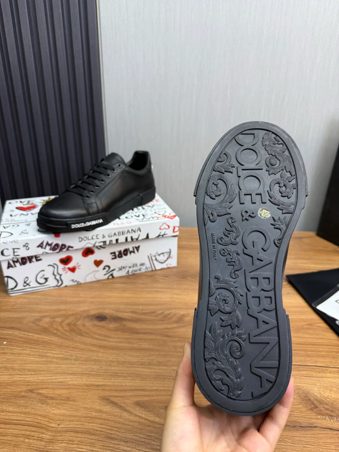 Men's men's shoes💰440💰Dolce & gabbana (DG) official website synchronized new models💥1 fashionable hot models: 1 Exclusive mold opening ✅Imported cowhide for the upper, unique brand style logo upper💥Sheepskin feet🐑Original private mold outsole✔️36-44 (38.45 custom-made, non-refundable)